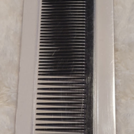 Comb, Belgium anti stat greyhond